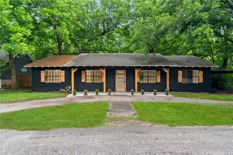 Exterior - 110 Hackberry St, Lancaster, TX 75146 photo 4 of 8