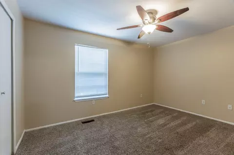 Bedroom - 1500 Lake Shore Dr #802, Waco, TX 76708 photo 2 of 8