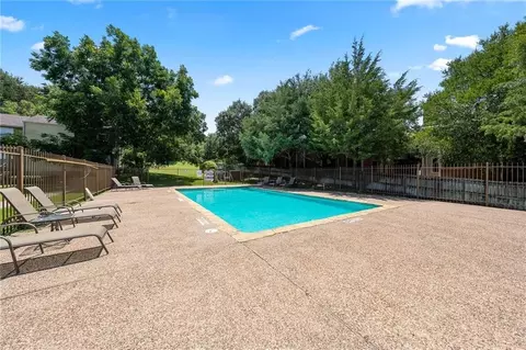 Exterior - 1500 Lake Shore Dr #802, Waco, TX 76708 photo 3 of 4