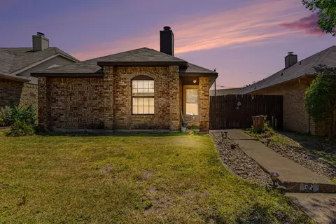 1024 Old Barn Ln, Mesquite, TX 75149