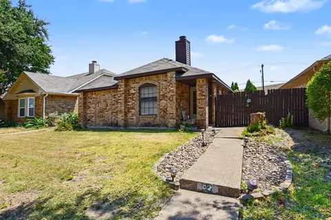 Exterior - 1024 Old Barn Ln, Mesquite, TX 75149 photo 3 of 5