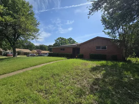 212 N Longacre Ln, Dallas, TX 75217