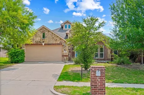 102 Briarstone Dr, Alvarado, TX 76009