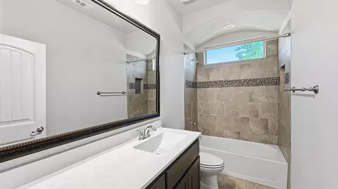 Bath - 824 Dove Cv, Argyle, TX 76226 photo 1 of 3