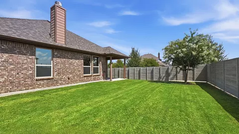 Exterior - 824 Dove Cv, Argyle, TX 76226 photo 2 of 4