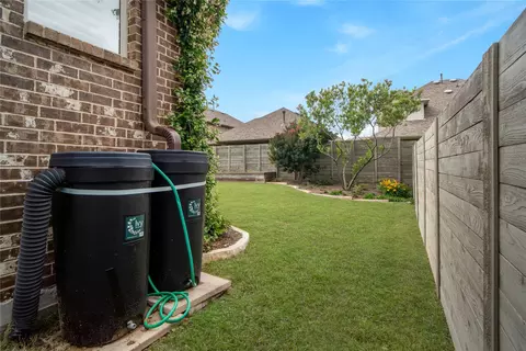 Exterior - 1120 8th St, Argyle, TX 76226 photo 6 of 7