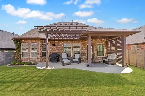 Exterior - 1120 8th St, Argyle, TX 76226 photo 2 of 7