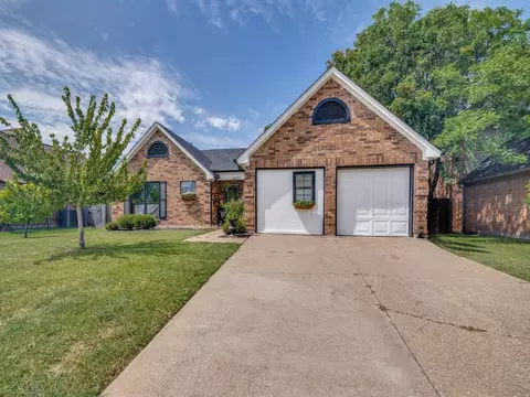 8421 Liberty Ln, Rowlett, TX 75089