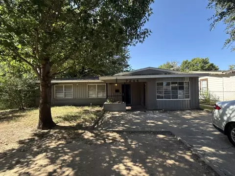 7244 Charles Ct, Dallas, TX 75217