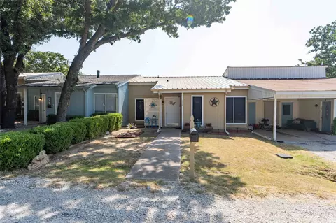 1229 Elm Ct, Runaway Bay, TX 76426