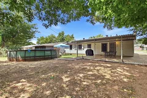 Exterior - 1010 Denton Dr, Euless, TX 76039 photo 2 of 2