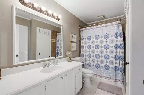 Bath - 1010 Denton Dr, Euless, TX 76039 photo 1 of 1