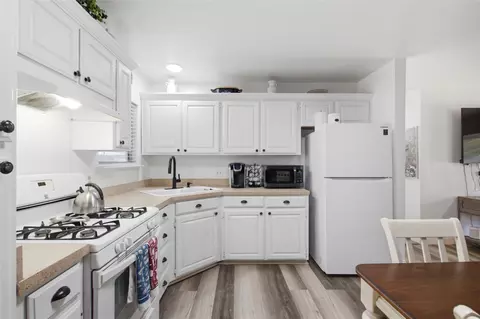 Kitchen - 1010 Denton Dr, Euless, TX 76039 photo 2 of 3