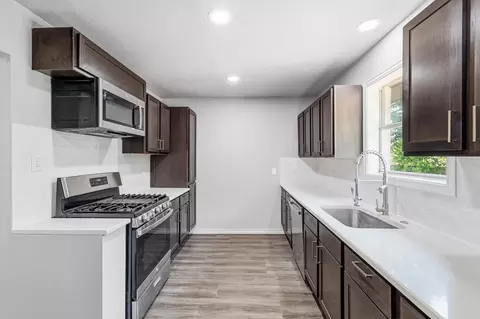 Kitchen - 214 Evans St, Pilot Point, TX 76258 photo 1 of 1