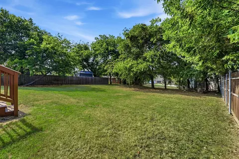 Exterior - 214 Evans St, Pilot Point, TX 76258 photo 6 of 7