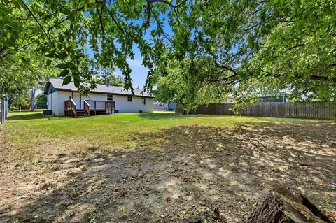 Exterior - 214 Evans St, Pilot Point, TX 76258 photo 3 of 7