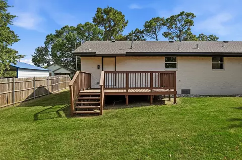 Exterior - 214 Evans St, Pilot Point, TX 76258 photo 4 of 7