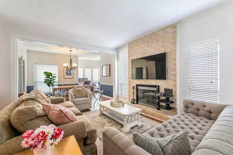 4320 Bellaire Dr S #205W, Fort Worth, TX 76109