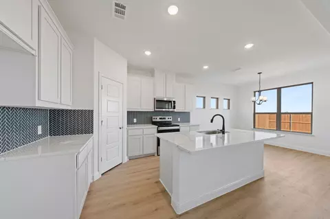 Kitchen - 5000 Taylor Trl, Sanger, TX 76266 photo 3 of 3