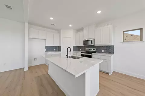 Kitchen - 5000 Taylor Trl, Sanger, TX 76266 photo 1 of 3