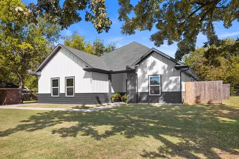 201 W South St, Whitesboro, TX 76273