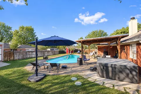 1701 Oakmeadow Dr, Decatur, TX 76234