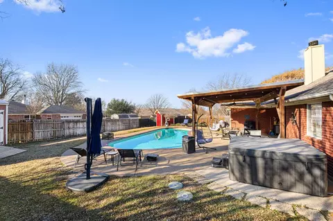 1701 Oakmeadow Dr, Decatur, TX 76234