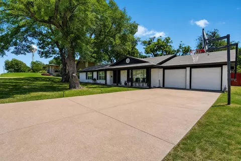 8117 Rush St, Benbrook, TX 76116