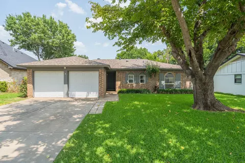 6980 Cox Ln, North Richland Hills, TX 76182