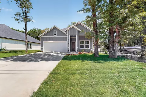 124 Lost Forest Rd, Gun Barrel City, TX 75156