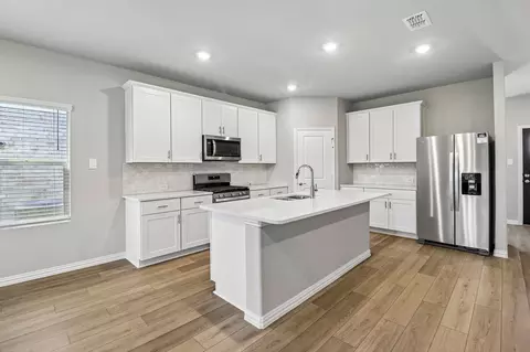 2138 Meadowlands Dr, Seagoville, TX 75159