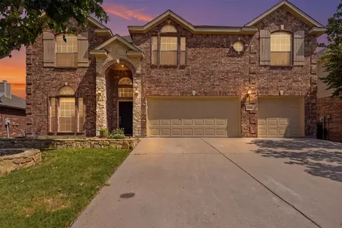 424 High Desert Dr, Fort Worth, TX 76131