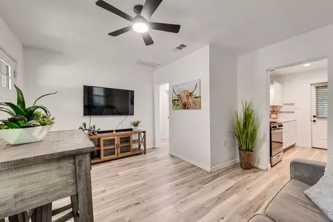 9213 S Dodson Dr, White Settlement, TX 76108