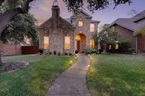 300 Cosbie Dr, Irving, TX 75063