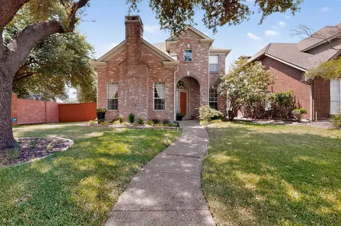 300 Cosbie Dr, Irving, TX 75063