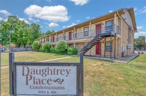 2005 S 8th St, Waco, TX 76706