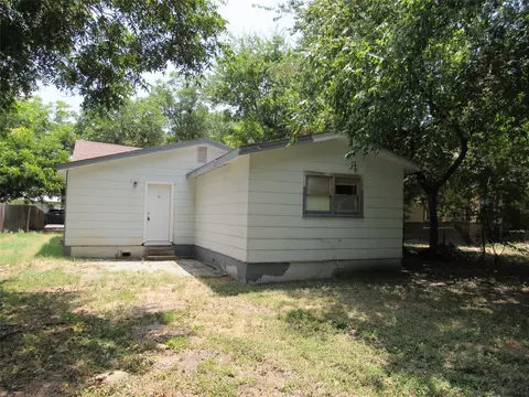 Exterior - 2705 Summer Ave, Waco, TX 76708 photo 2 of 3