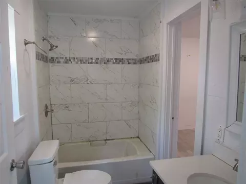 Bath - 2705 Summer Ave, Waco, TX 76708 photo 1 of 2
