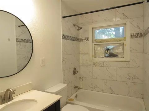 Bath - 2705 Summer Ave, Waco, TX 76708 photo 2 of 2
