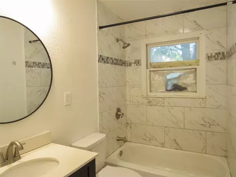 Bath - 2705 Summer Ave, Waco, TX 76708 photo 2 of 2