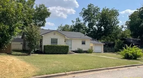2332 Glencrest Dr, Fort Worth, TX 76119