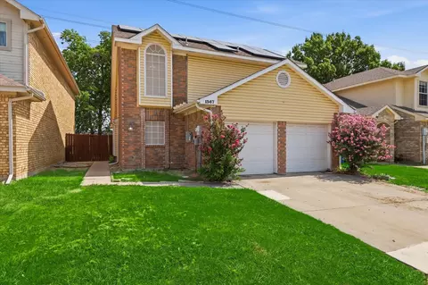 1367 Mimosa Ln, Lewisville, TX 75077