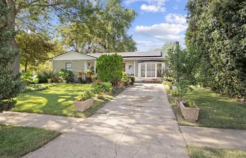 1255 Olden St, Dallas, TX 75211