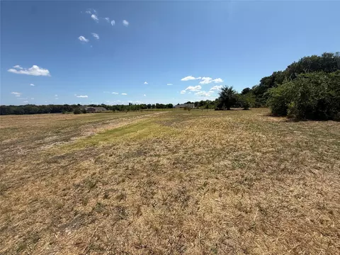 101 Cr 4709, Leonard, TX 75452