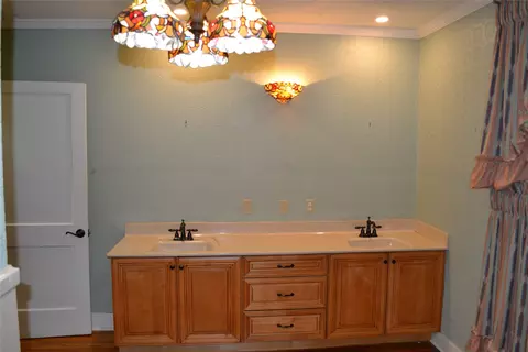 Bath - 1895 Dorcheat, Minden, LA 71055 photo 3 of 5