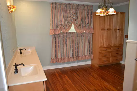 Bath - 1895 Dorcheat, Minden, LA 71055 photo 1 of 5