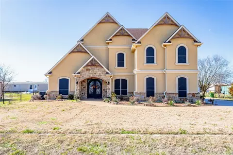 8900 Holly Rd, Alvarado, TX 76009