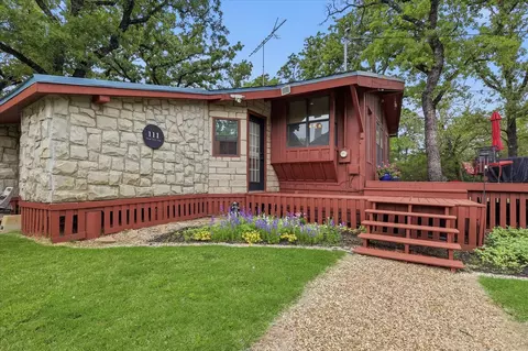 111 Oak Tree Ln, Hickory Creek, TX 75065
