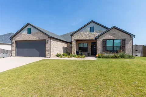 Exterior - 5014 Cranbrook Dr, Abilene, TX 79606 photo 2 of 5