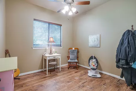 Bedroom - 8401 Fullerton Dr, Cleburne, TX 76033 photo 3 of 6